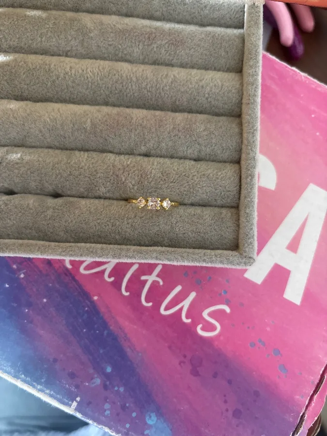 Anillo ajustable con 3 circones — CACUSA by Taitus